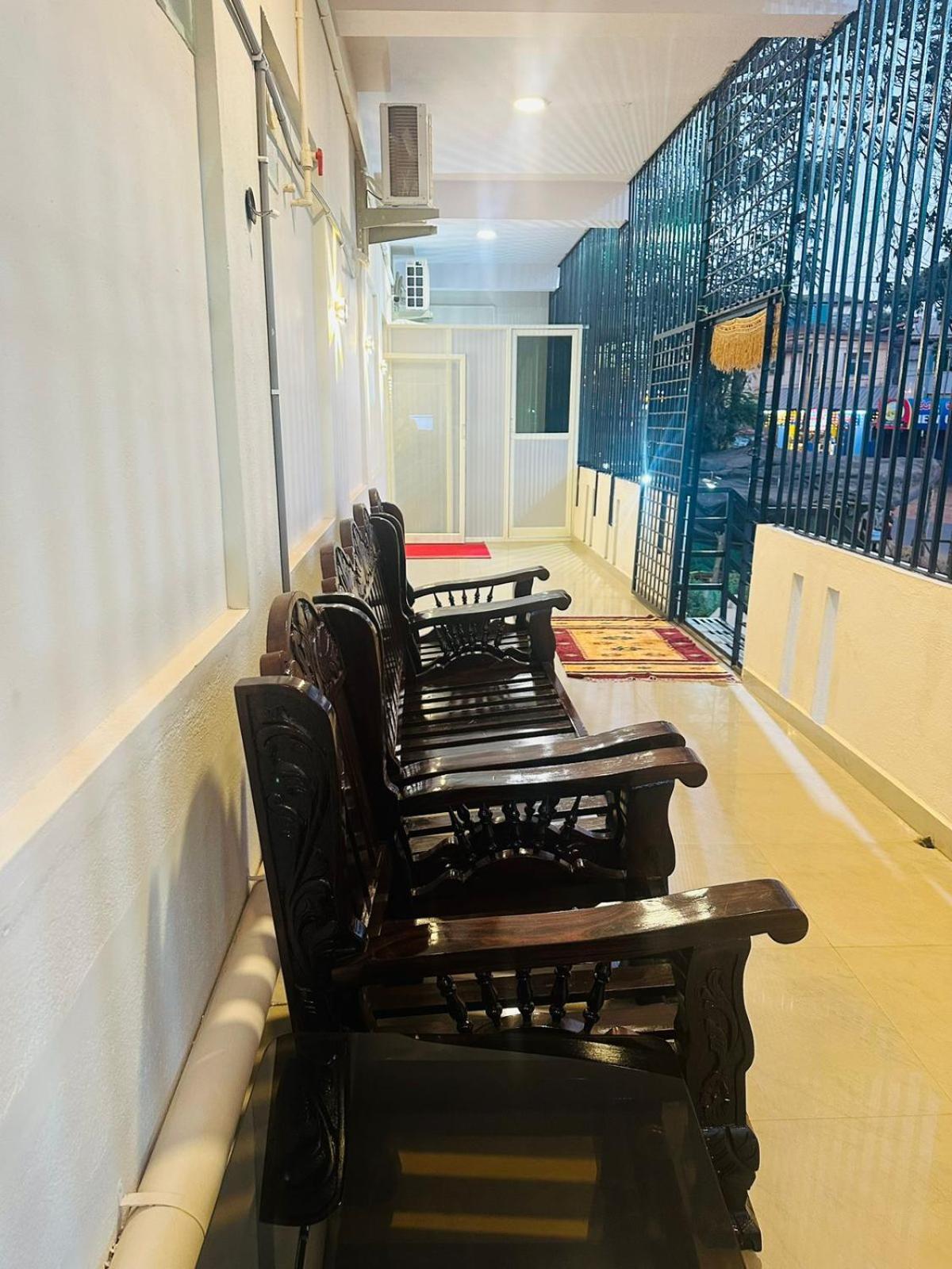 Hotel Yatri Nivas Sagara Extérieur photo